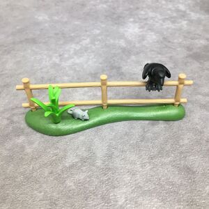 Playmobil Crow, Mouse & Fence on Grass Base